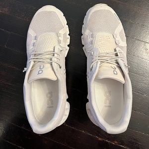 On Cloud women shoes size 7